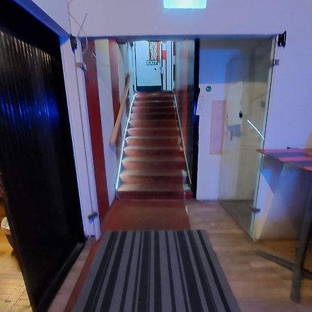 Whole Basement Former Pub For Stag Do, Bachelor House Party Flat Budapest Luaran gambar