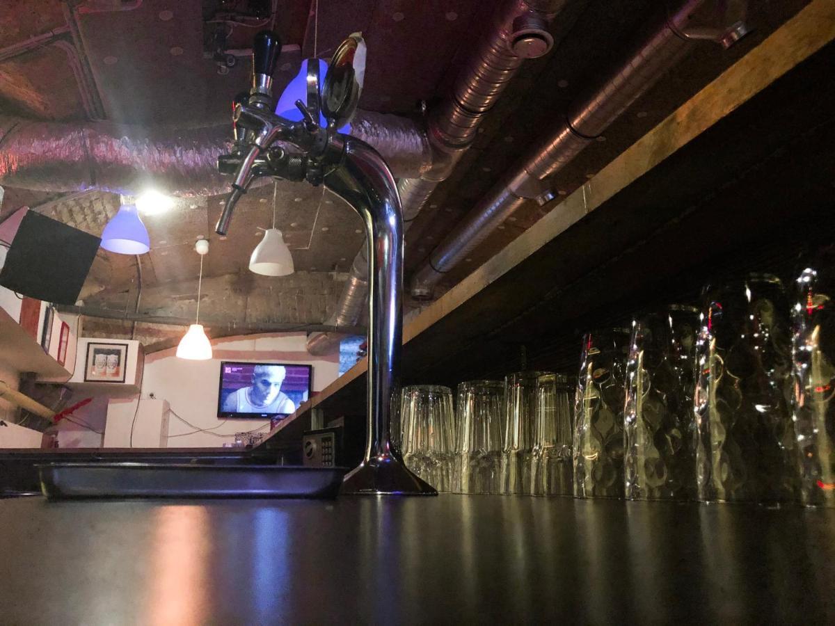 Whole Basement Former Pub For Stag Do, Bachelor House Party Flat Budapest Luaran gambar