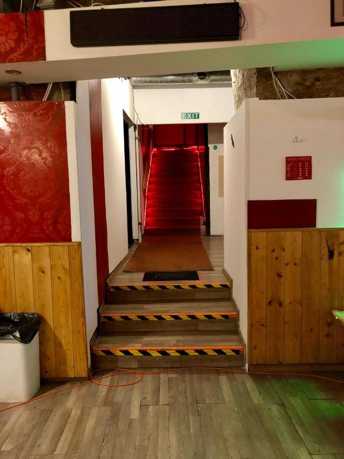 Whole Basement Former Pub For Stag Do, Bachelor House Party Flat Budapest Luaran gambar