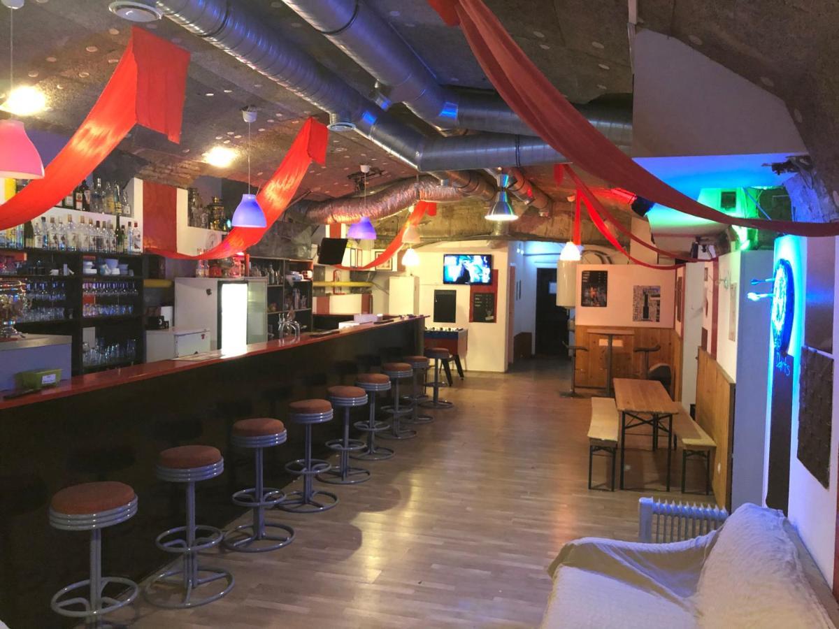 Whole Basement Former Pub For Stag Do, Bachelor House Party Flat Budapest Luaran gambar