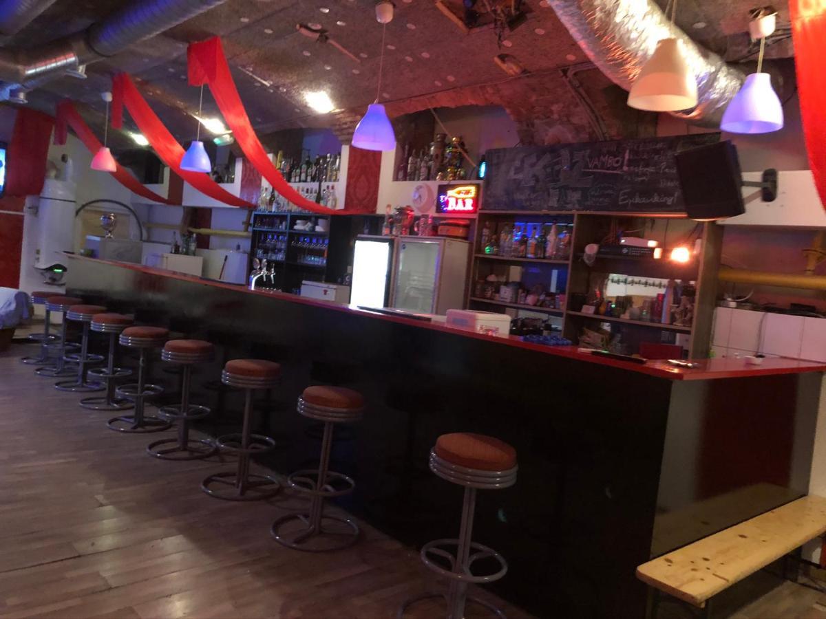 Whole Basement Former Pub For Stag Do, Bachelor House Party Flat Budapest Luaran gambar