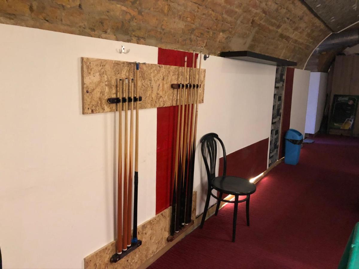Whole Basement Former Pub For Stag Do, Bachelor House Party Flat Budapest Luaran gambar