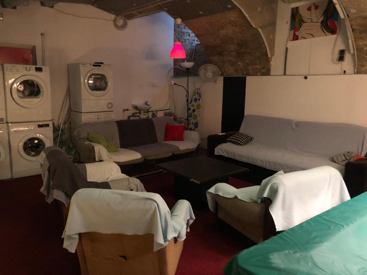 Whole Basement Former Pub For Stag Do, Bachelor House Party Flat Budapest Luaran gambar