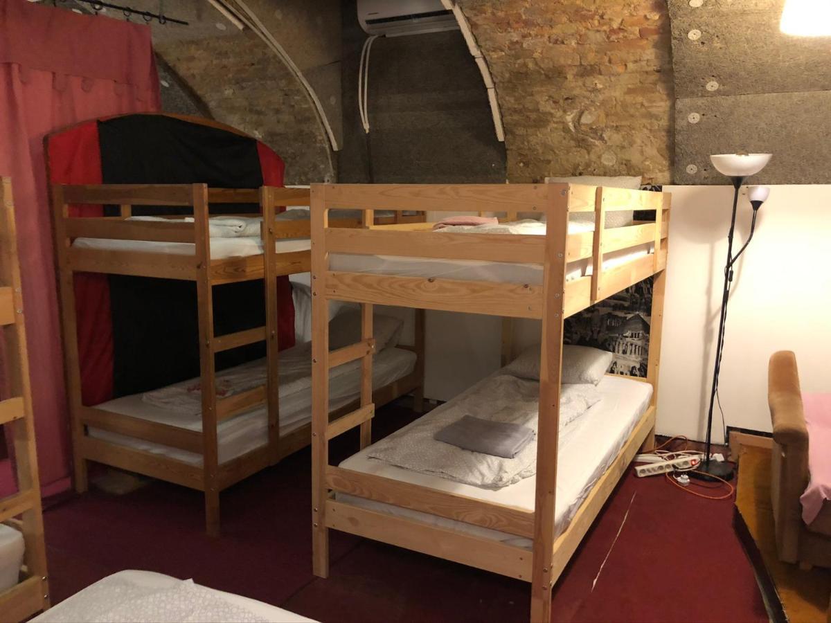 Whole Basement Former Pub For Stag Do, Bachelor House Party Flat Budapest Luaran gambar