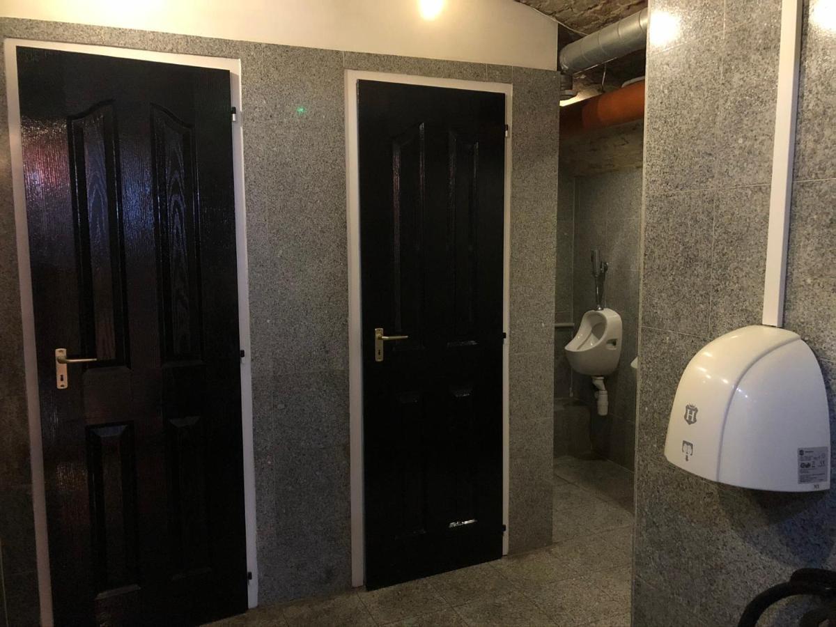 Whole Basement Former Pub For Stag Do, Bachelor House Party Flat Budapest Luaran gambar