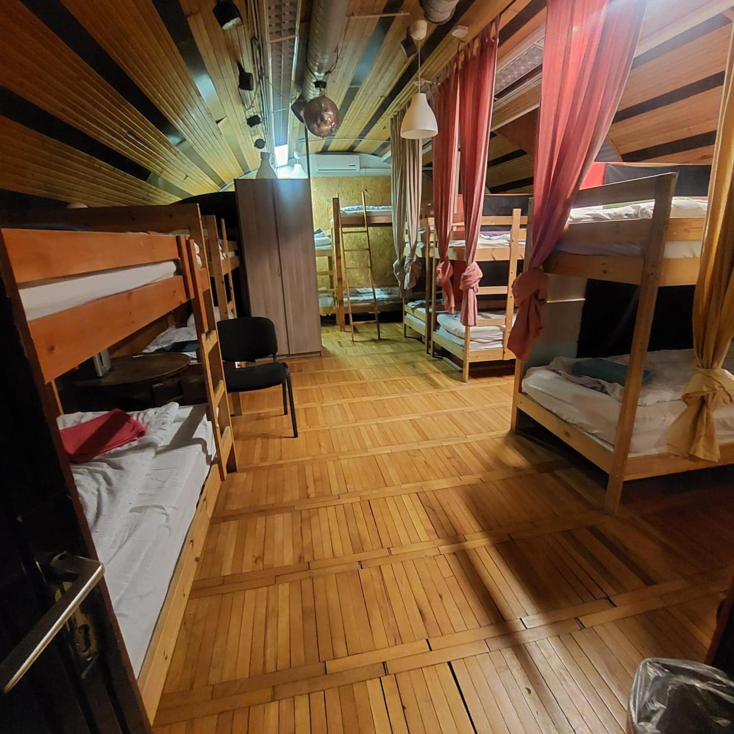 Whole Basement Former Pub For Stag Do, Bachelor House Party Flat Budapest Luaran gambar