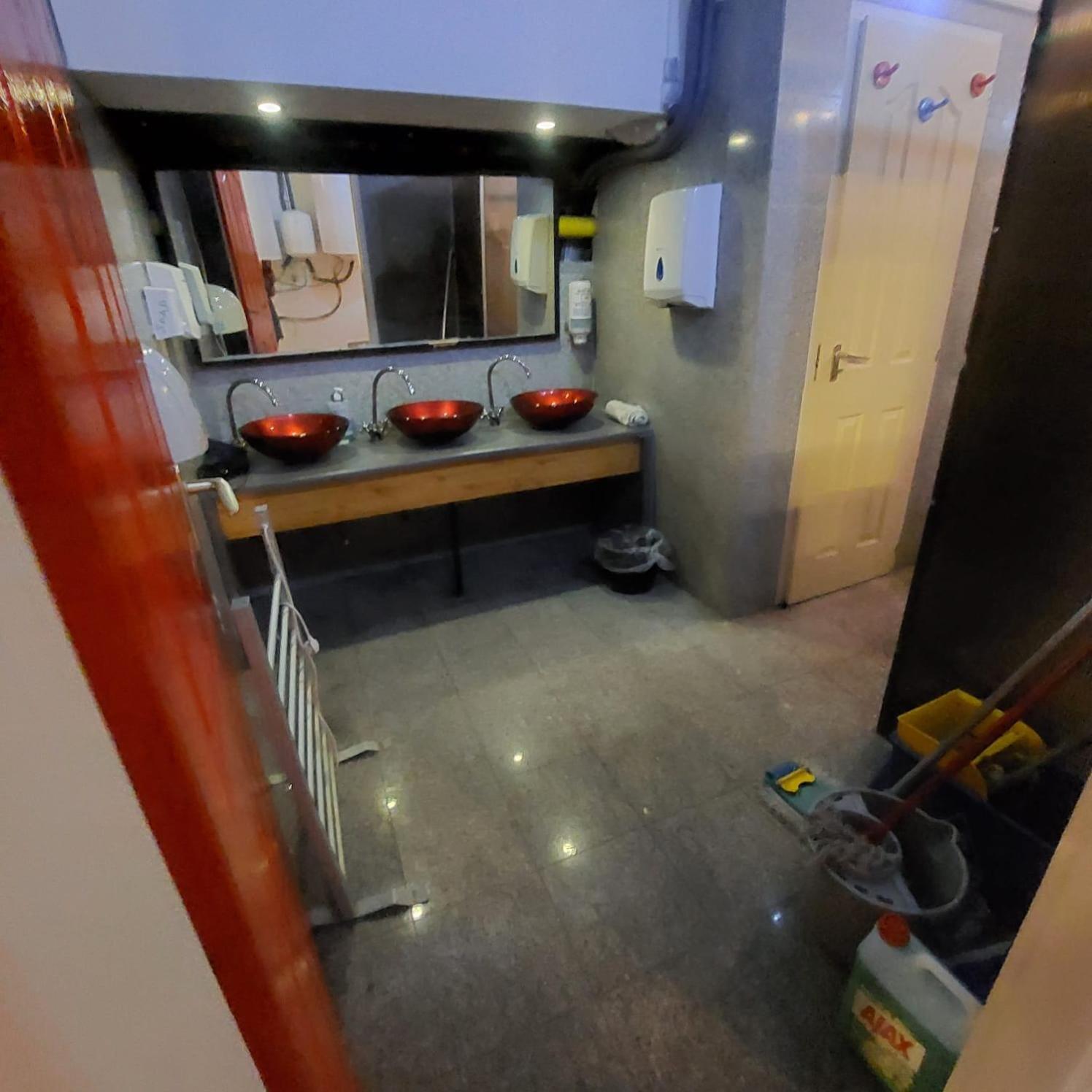 Whole Basement Former Pub For Stag Do, Bachelor House Party Flat Budapest Luaran gambar
